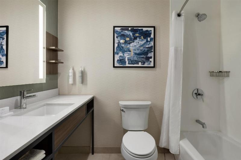 King Room image 2