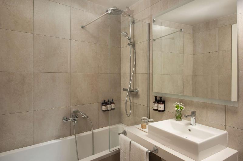 Standard Double Room image 4