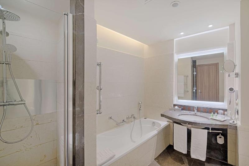 Superior Double Room with Sea View image 4