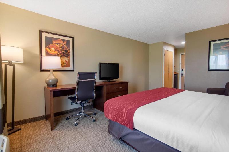 King Room - Non-Smoking image 3