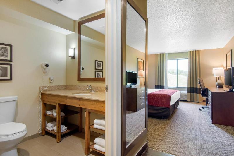 King Room - Non-Smoking image 2