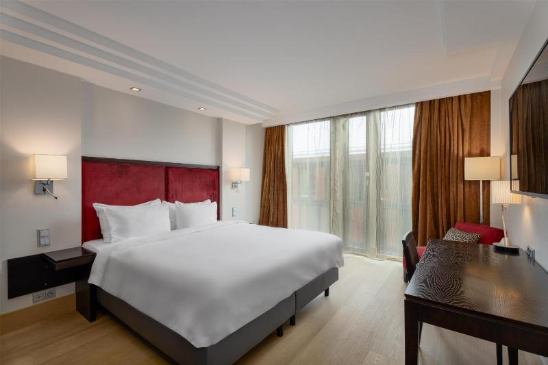 Standard Room image 1