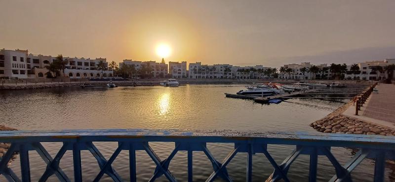 Dream Apartment - Near Beach with Pool View & WiFi - image 6