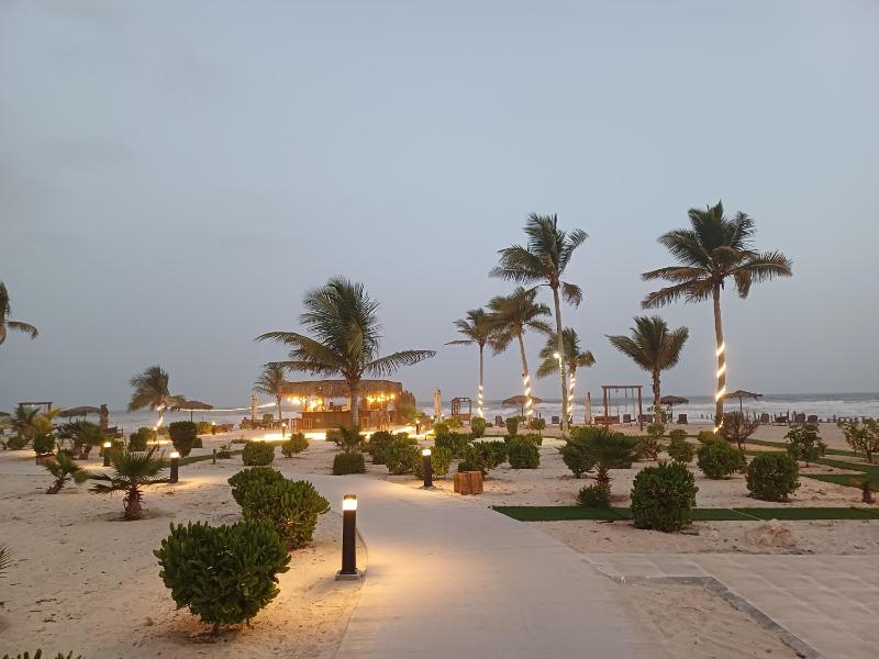 Dream Apartment - Near Beach with Pool View & WiFi - image 17