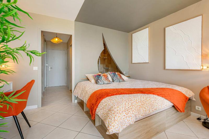 Boheme Heliopolis Sea View Apartment in the Cap dAgde Naturist Village - image 7