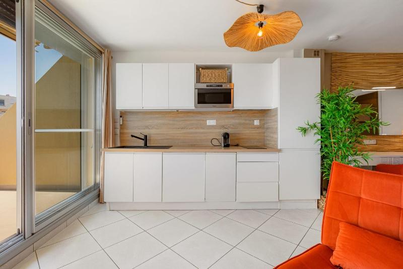 Boheme Heliopolis Sea View Apartment in the Cap dAgde Naturist Village - image 5