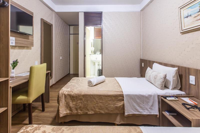 Standard Twin Room image 1