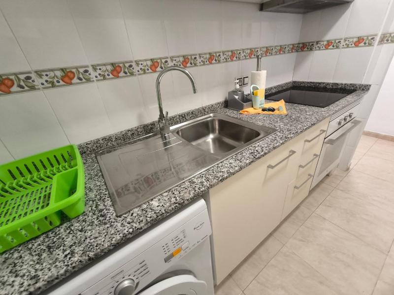 Central and Comfortable Apartment - image 7