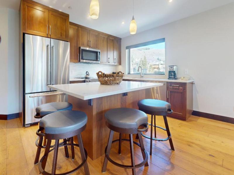 Four-Bedroom Luxury Apartment image 1