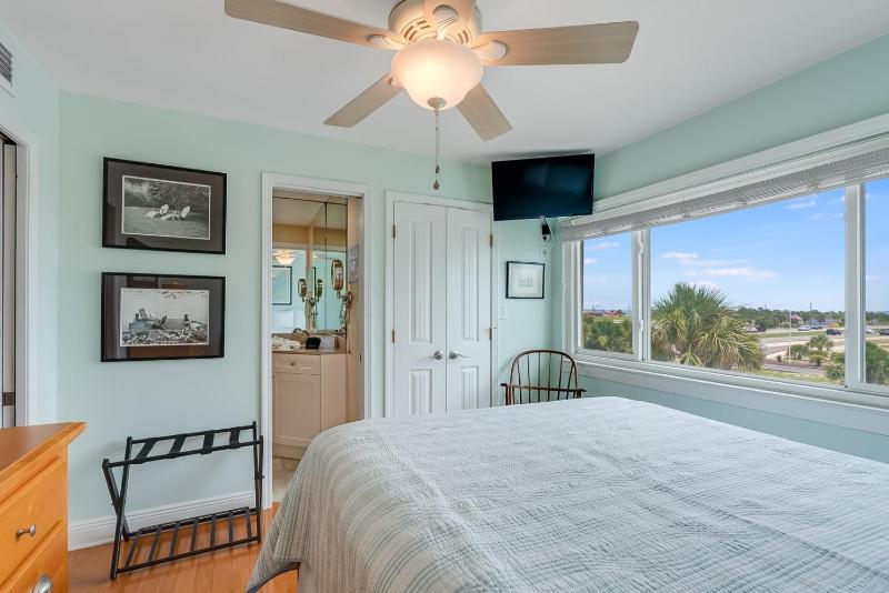 102D - 2BR / 2 Bath at Seaspray Condos on Okaloosa Island Fort Walton Beach Fl - image 22