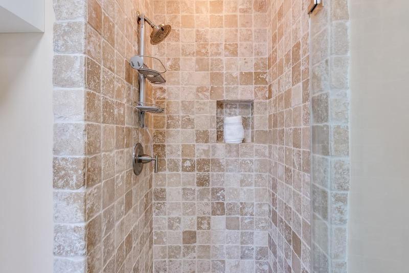 102D - 2BR / 2 Bath at Seaspray Condos on Okaloosa Island Fort Walton Beach Fl - image 16