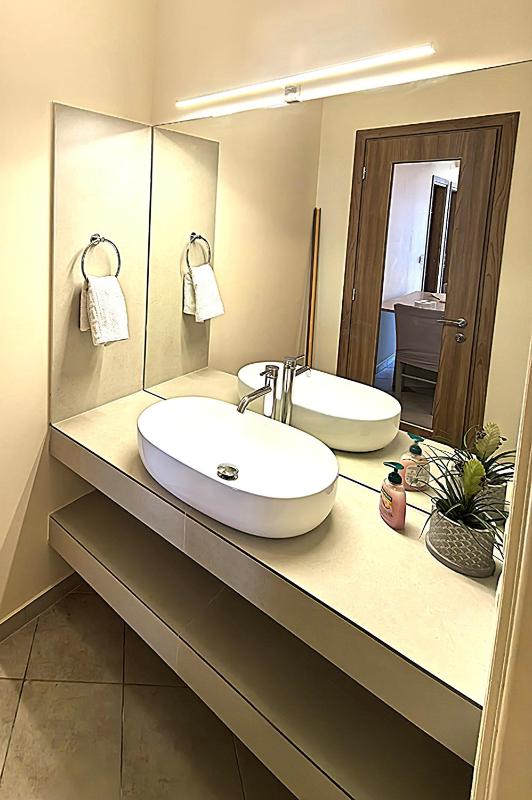 Two-Bedroom Apartment with Sea View image 4