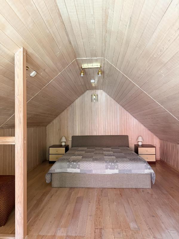 Triple Room with Balcony image 4
