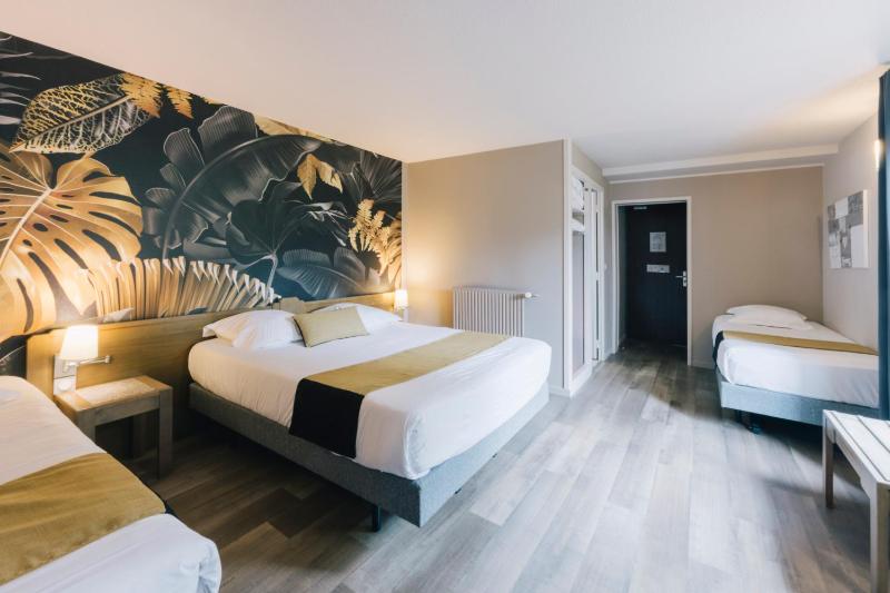 Quadruple Room image 1