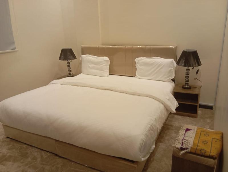 Quiet Rooms 4 Serviced Apartments - image 4