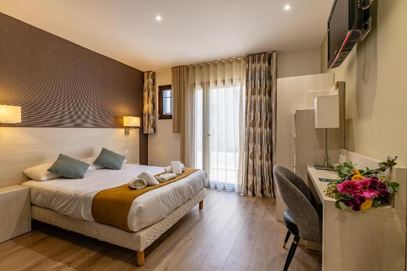 Superior Double Room image 1