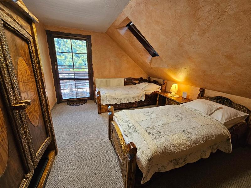 Twin Room image 1