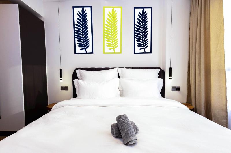 Cozy Stylish Apartment with King Bed and Wi-Fi - image 6