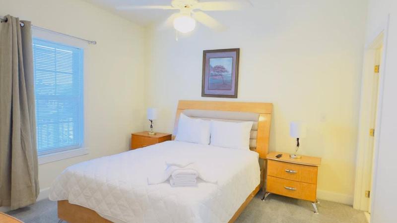 Adorable 1BR condo at Magnolia North - image 9