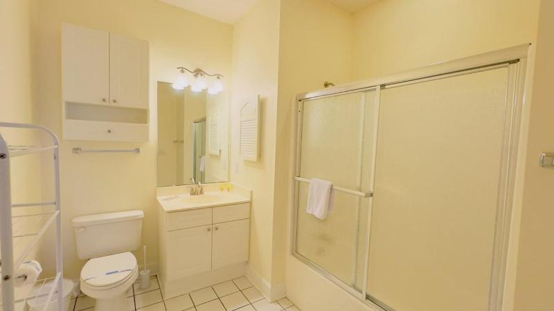 Adorable 1BR condo at Magnolia North - image 11