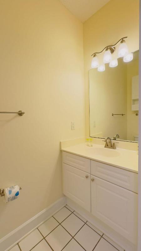 Adorable 1BR condo at Magnolia North - image 16