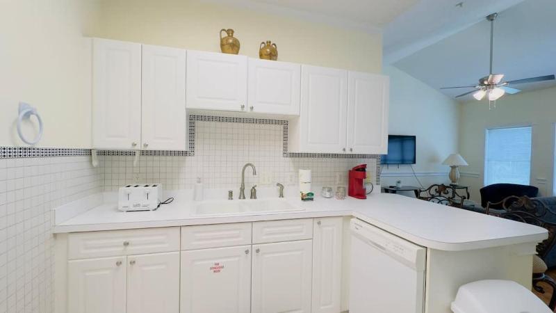 Adorable 1BR condo at Magnolia North - image 21
