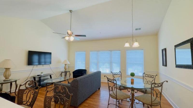 Adorable 1BR condo at Magnolia North - image 24