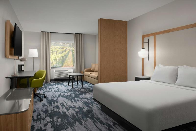 King Suite with Sofa Bed image 4