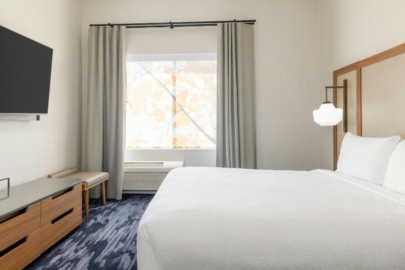 Extended King Suite image 4