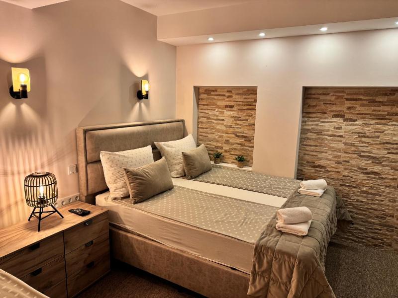 Superior Apartment with River View Terrace image 1