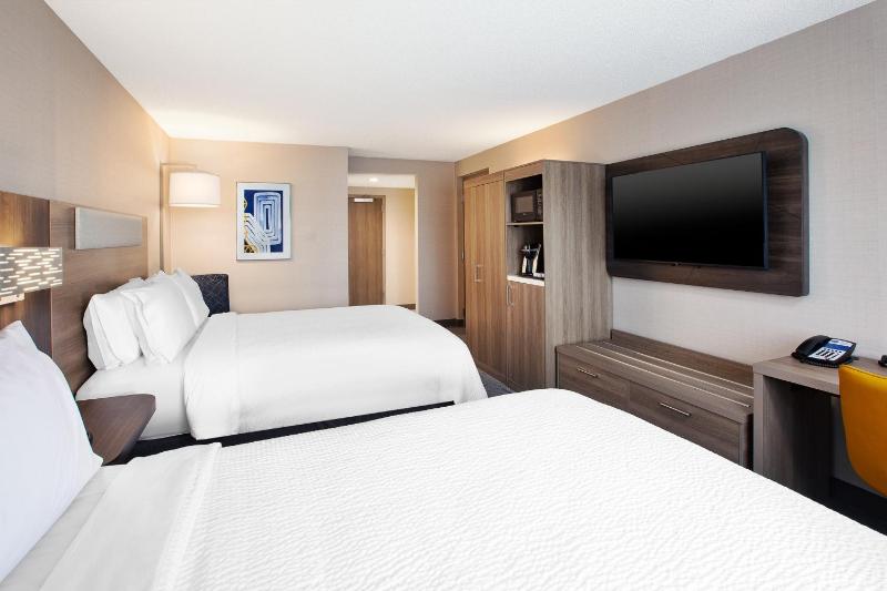 Standard Room with Two Queen Beds image 2