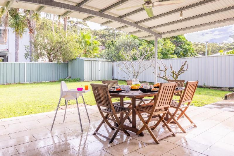 Magnolias 6 Marine Dr - air con linen and Wi-Fi - image 9