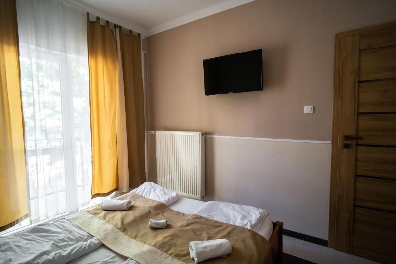 Family Room (2 Adults + 2 Children) image 2