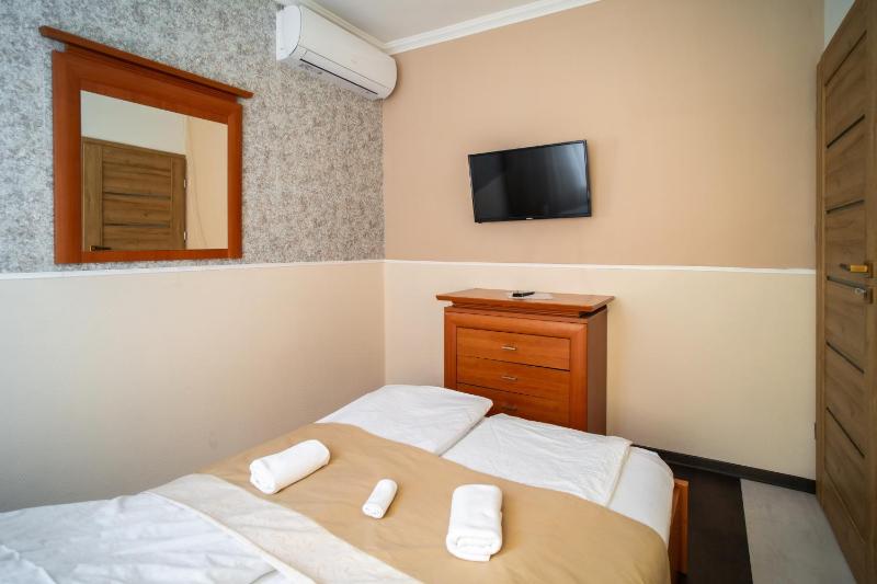 One-Bedroom Suite image 3