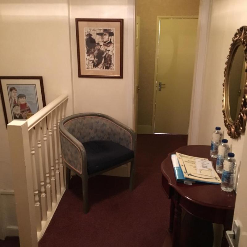 Deluxe Family Room image 2