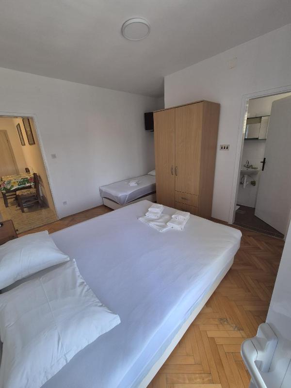 Apartmani Baška Voda - image 16