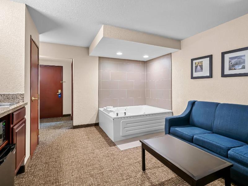 King Suite with Spa Bath - Non-Smoking image 4