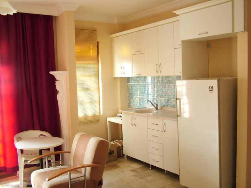 Apartment (3 Adults) image 4