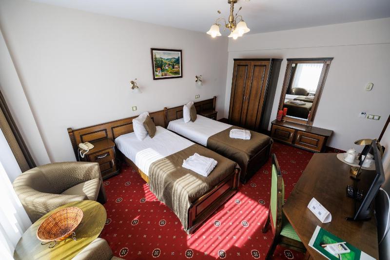 Twin Room 4**** image 4