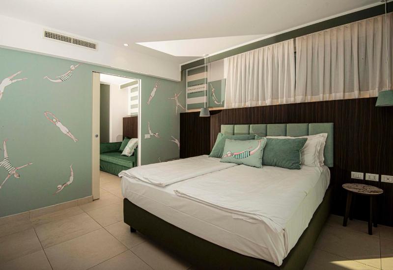 Junior Suite image 2