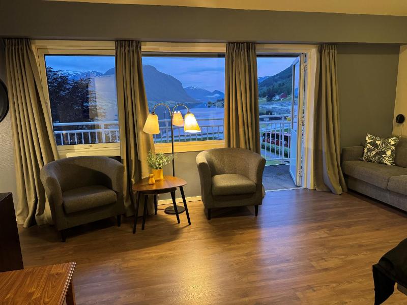 Superior Twin or Double Room image 3