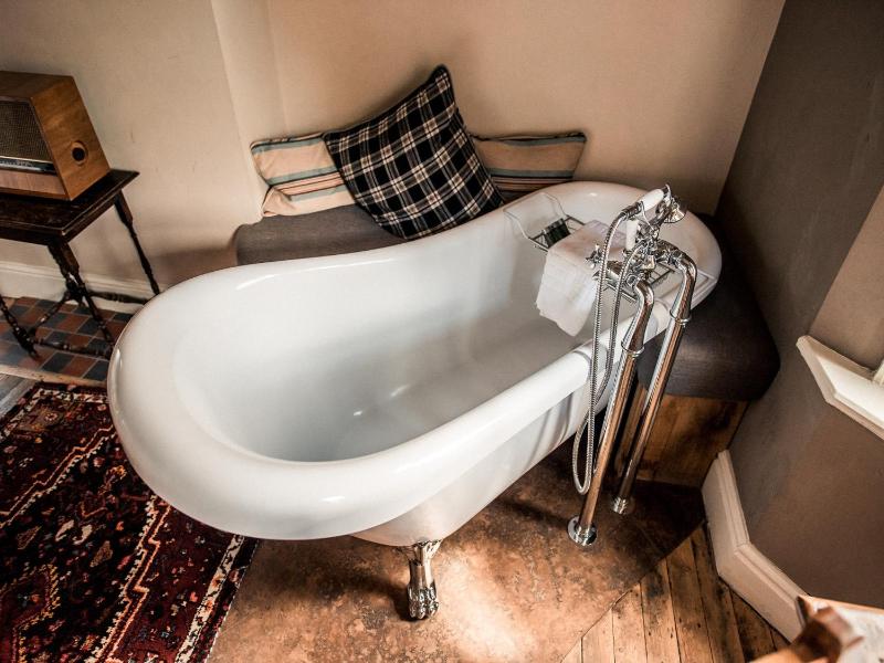 Indulgent Double Room image 3