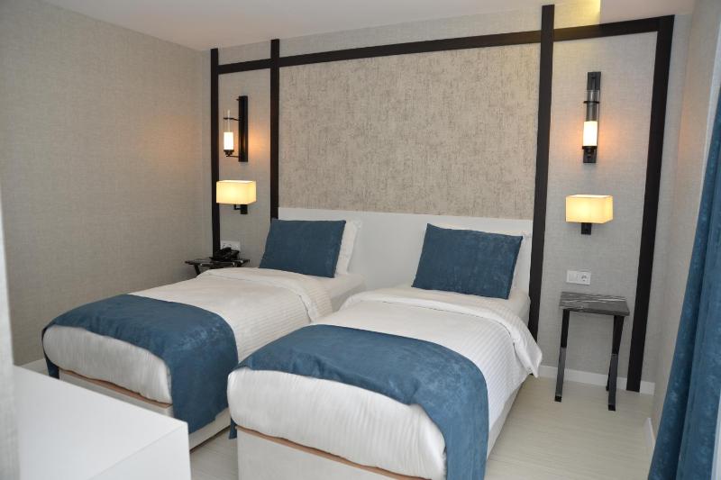 Standard Suite image 3