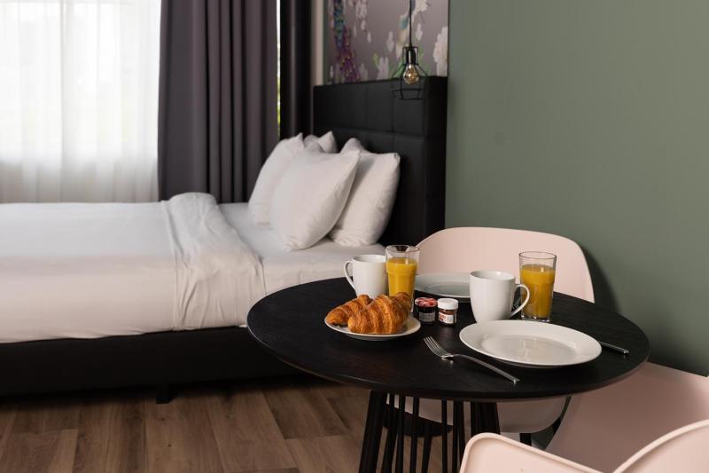 Economy Double Room image 3