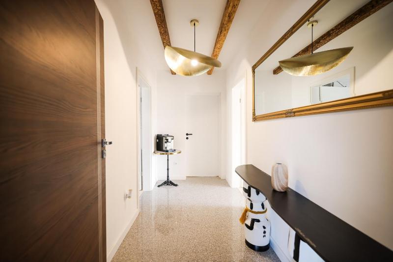 Wallaby Apartment 2 - image 11