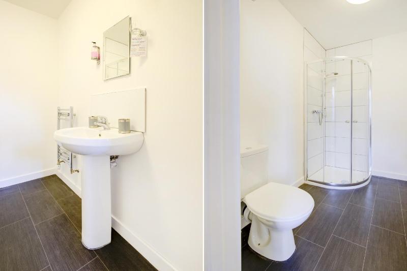 Deluxe Double or Twin Room image 3