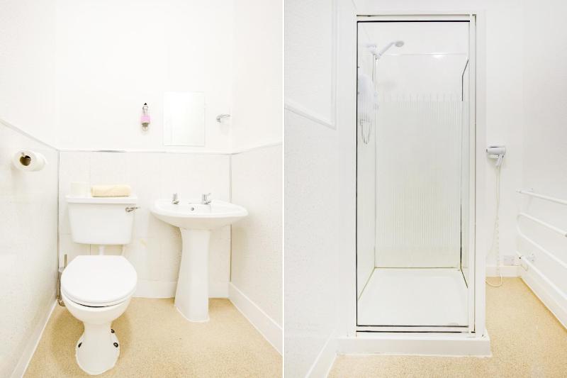 Standard Single Room image 2