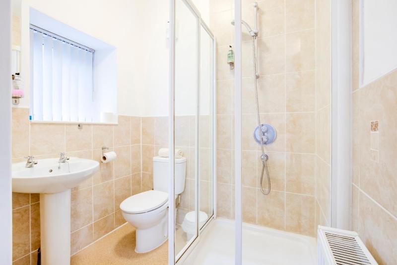 Deluxe Triple Room image 2