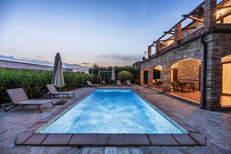 Rustic Villa Lara with pool - image 35