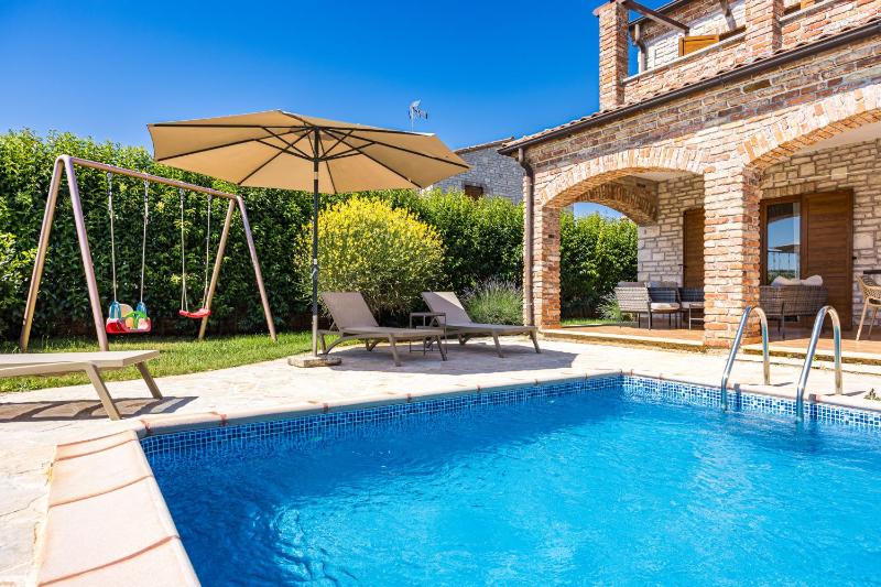 Rustic Villa Lara with pool - image 13